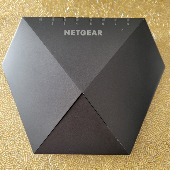 Nighthawk S8000 Gaming & Streaming Switch (GS808E) - Picture 2 of 12